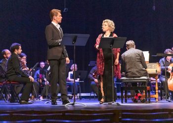 HÉLÈNE RESSUSCITÉE